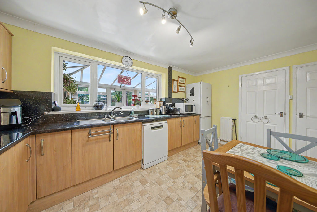 Compass Crescent Old Whittington